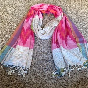 Multi color accent scarf